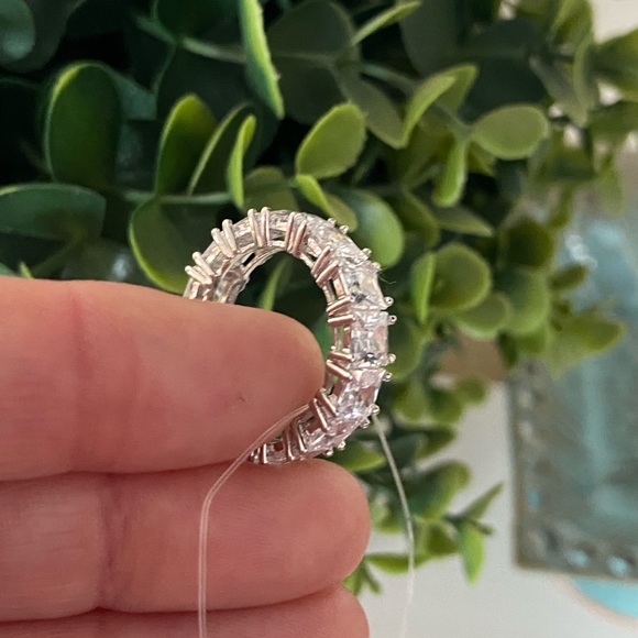 Brand New thick Sparkling cubic zirconia Sterling Silver 925 Band size 7 - Picture 6 of 7